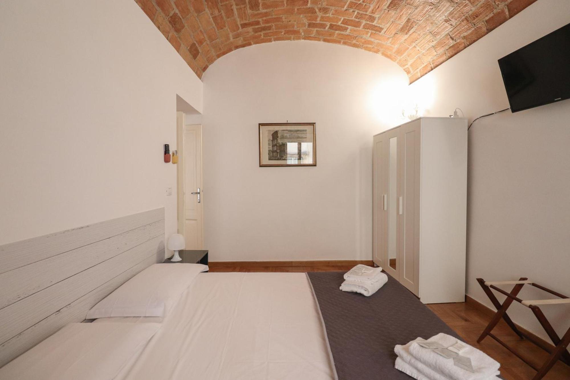 Casa Cecilia A Monti Apartment โรม ภายนอก รูปภาพ